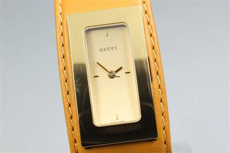 Gucci [Near MINT] Gucci 7800S Leather Bungle Women Quartz 